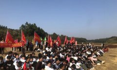 从书本走向生活培养了同学们坚持不懈的精神和顽强的意志