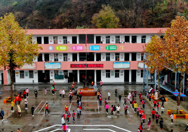 优质师资向乡村学校薄弱学校流动有效缓解师资短缺情况 优质师资向乡村学校薄弱学校流动有效缓解师资短缺情况